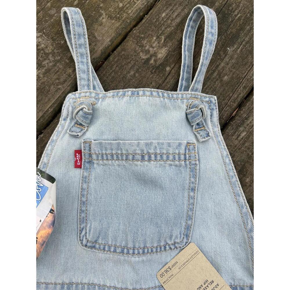 👼Levi's baby girl's  4T denim shortall in a light wash NWT- BUNDLE & SAVE! 🧸🪆 - Picture 4 of 9